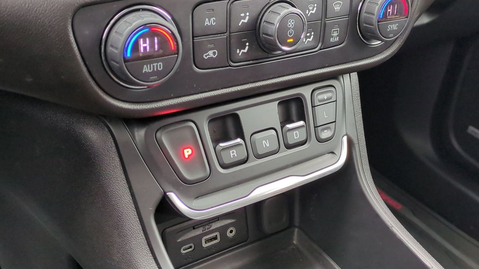 Thumbnail: 2020 GMC Terrain - 36