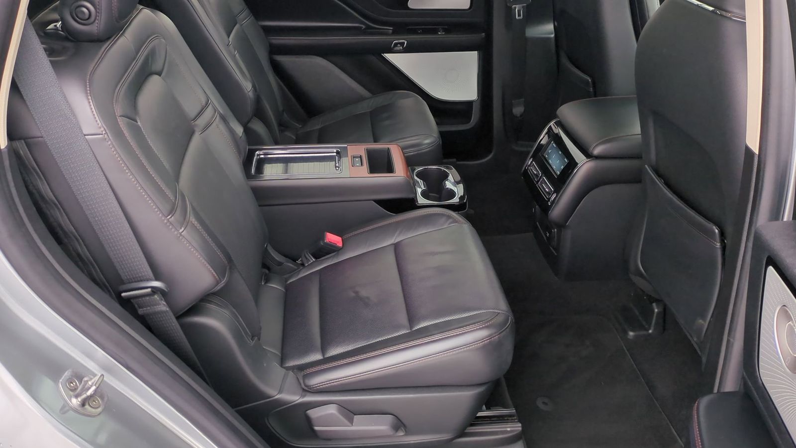 Thumbnail: 2020 Lincoln Aviator - 20