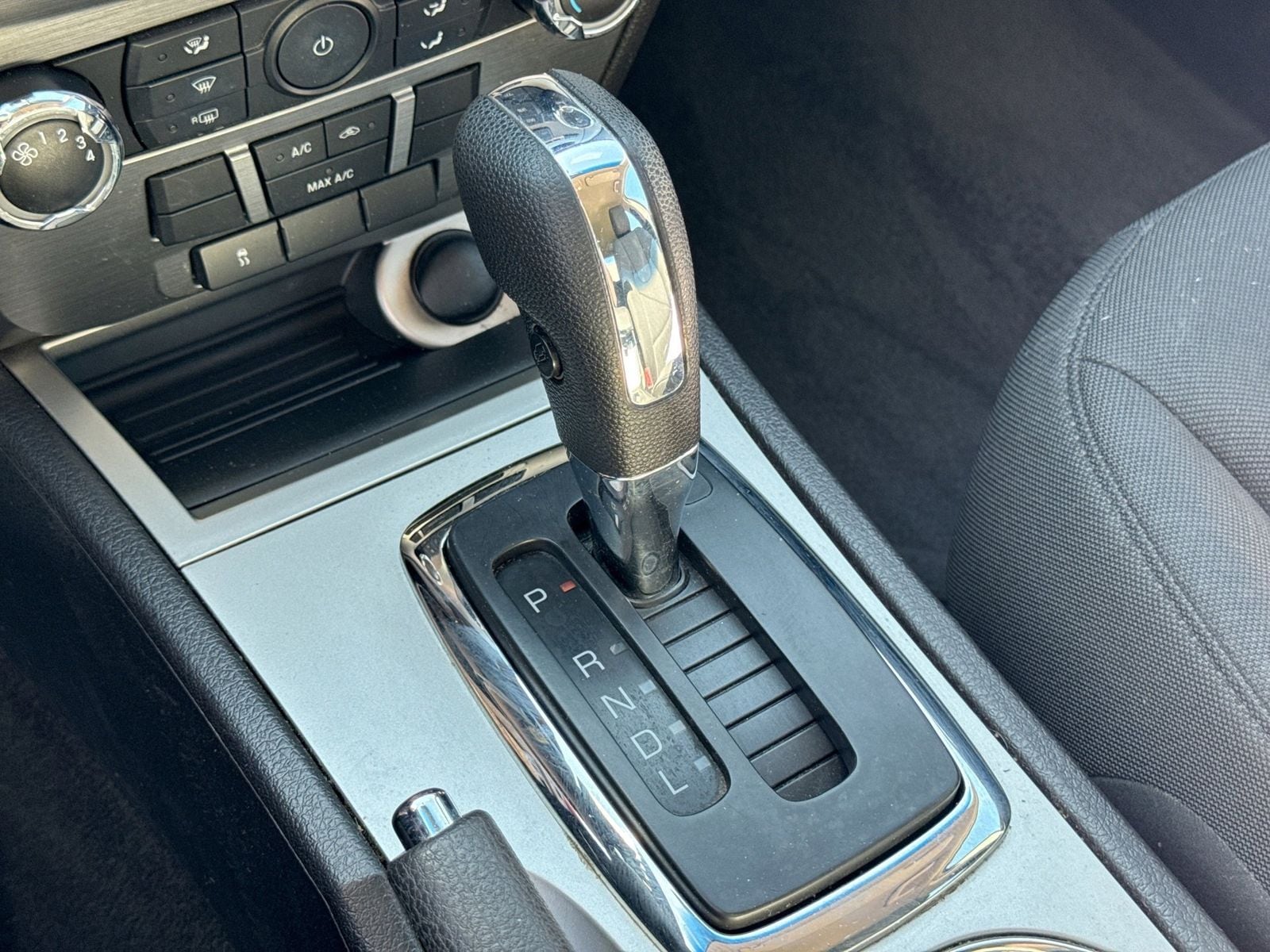 Thumbnail: 2010 Ford Fusion - 30