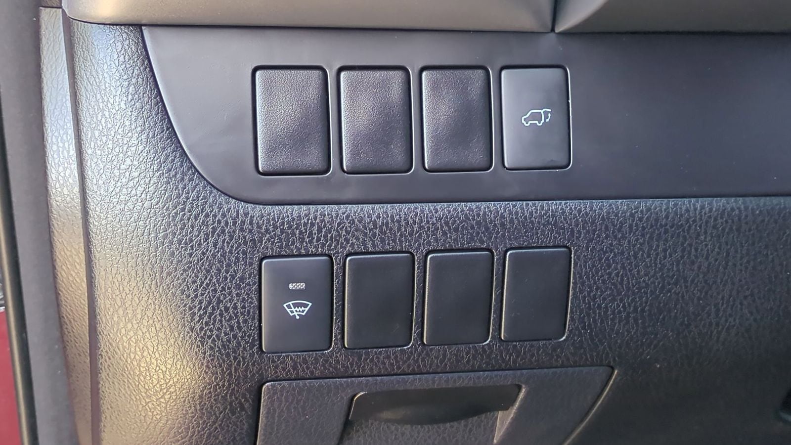 Thumbnail: 2015 Toyota Highlander - 15