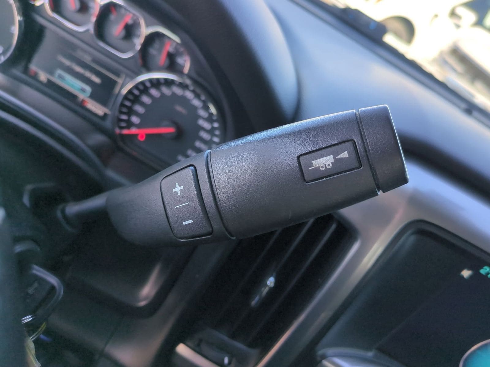 Thumbnail: 2014 Chevrolet Silverado 1500 - 32