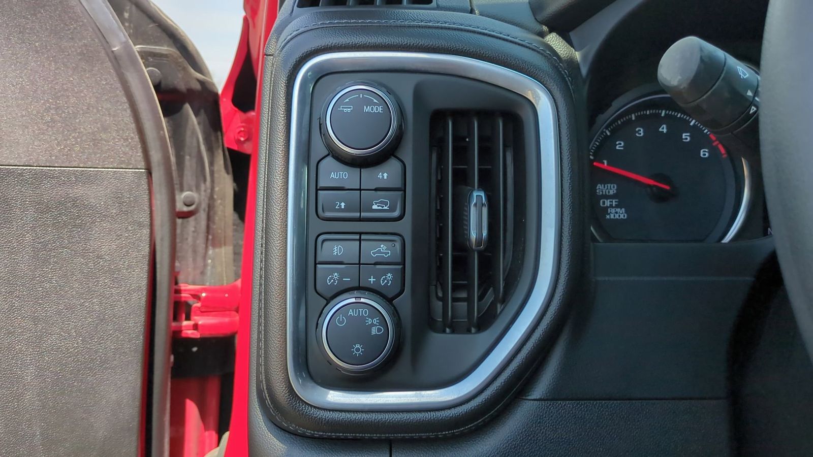 2020 Chevrolet Silverado 1500 RST 19