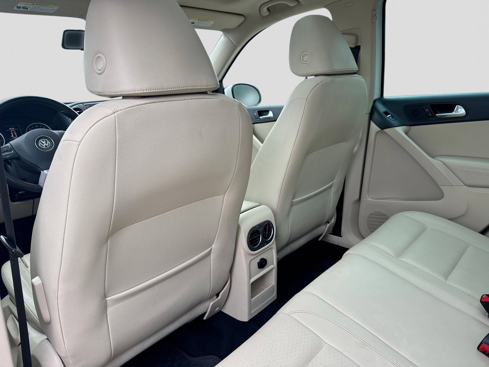 Thumbnail: 2013 Volkswagen Tiguan - 21