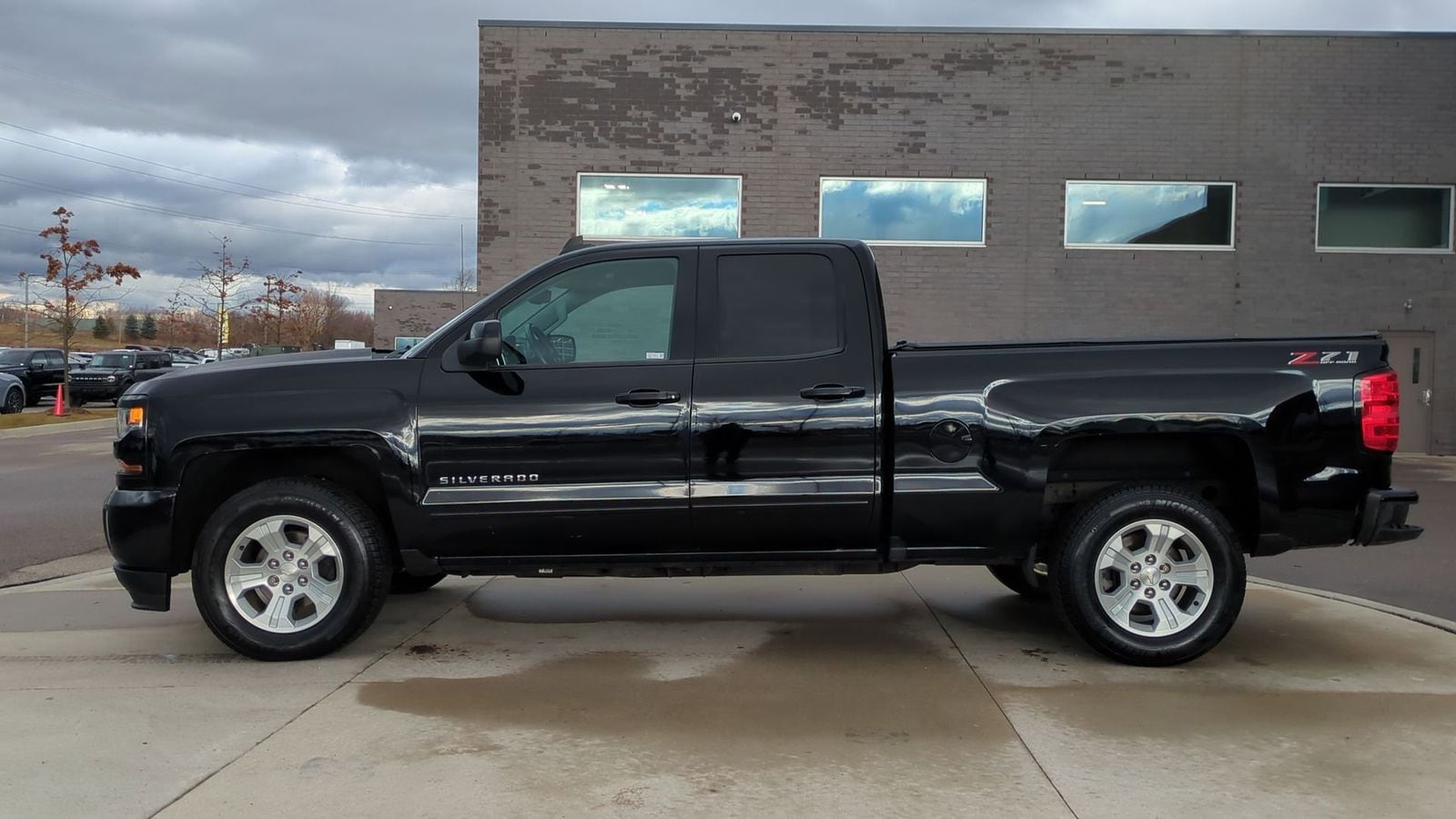 Thumbnail: 2019 Chevrolet Silverado 1500 - 3