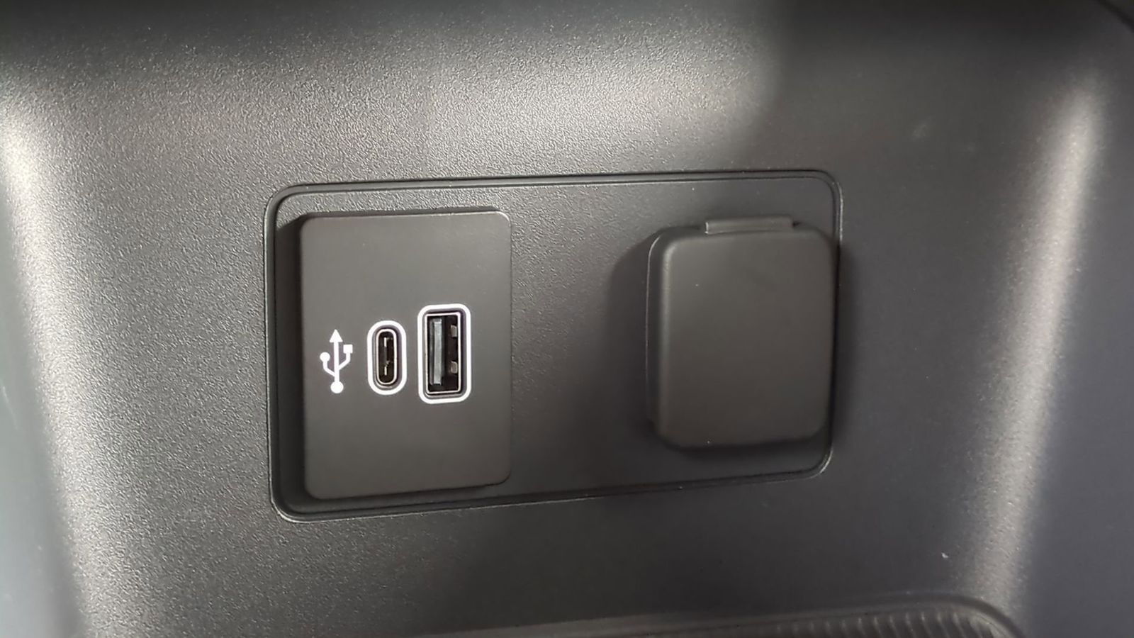 Thumbnail: 2026 Ford Explorer - 31