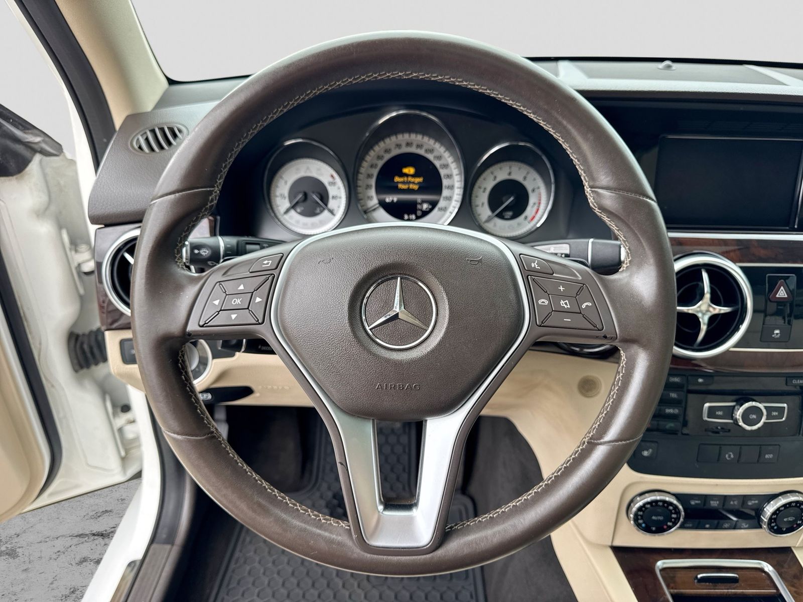 Thumbnail: 2013 Mercedes-Benz GLK - 23