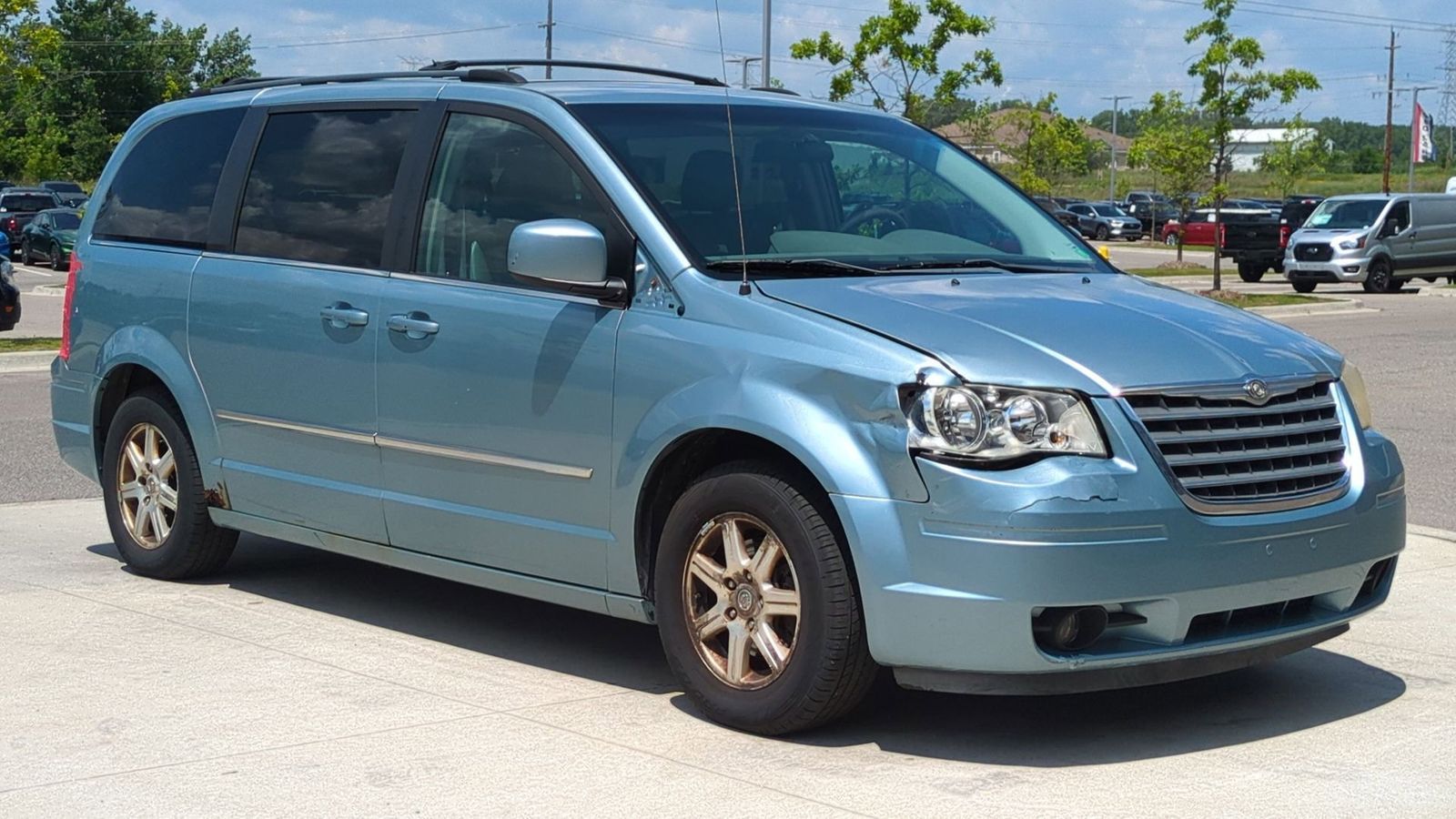 Thumbnail: 2009 Chrysler Town & Country - 11