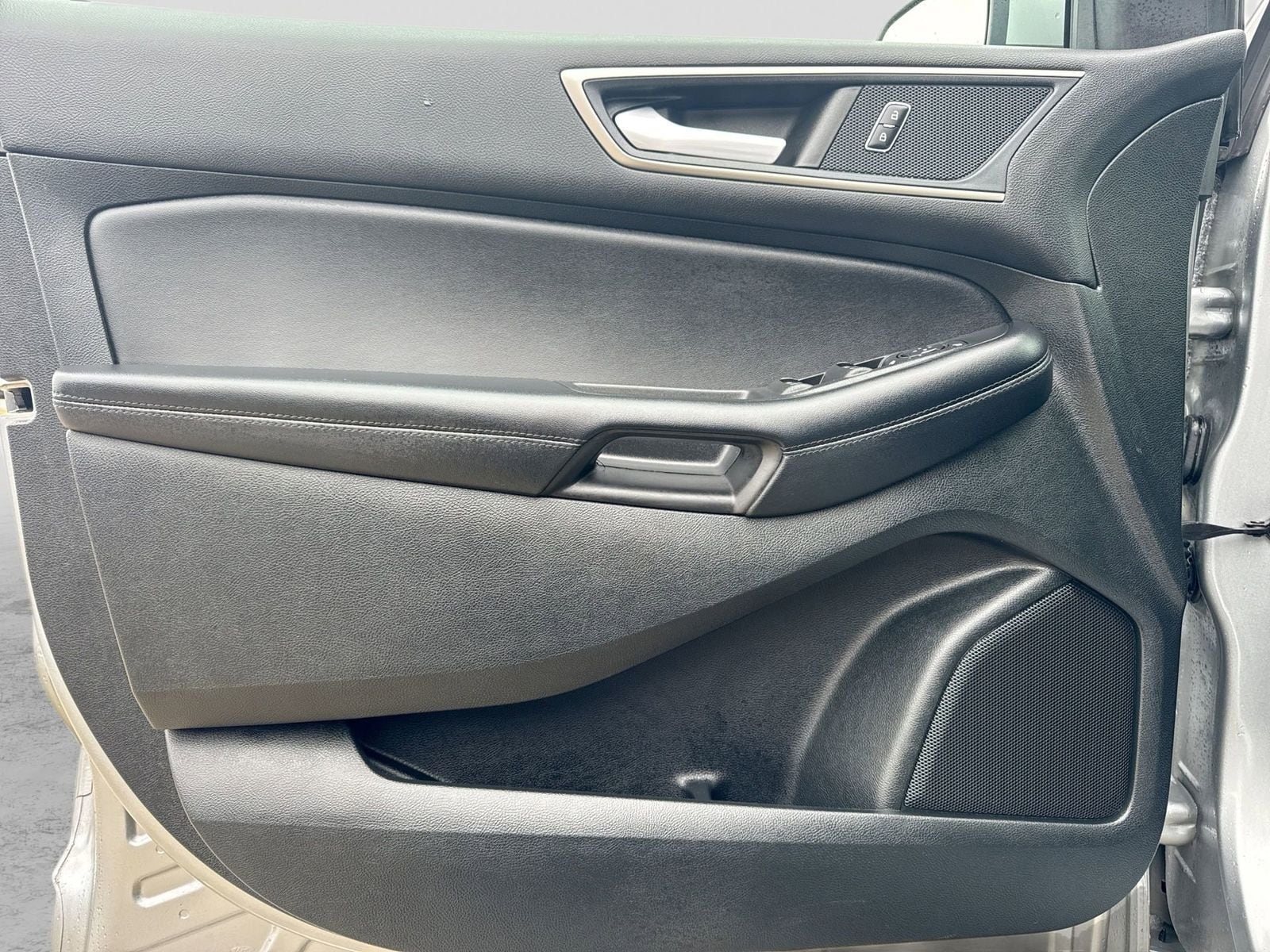 Thumbnail: 2023 Ford Edge - 32