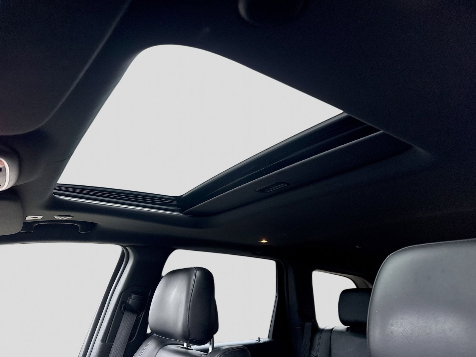 Thumbnail: 2022 Jeep Grand Cherokee - 20