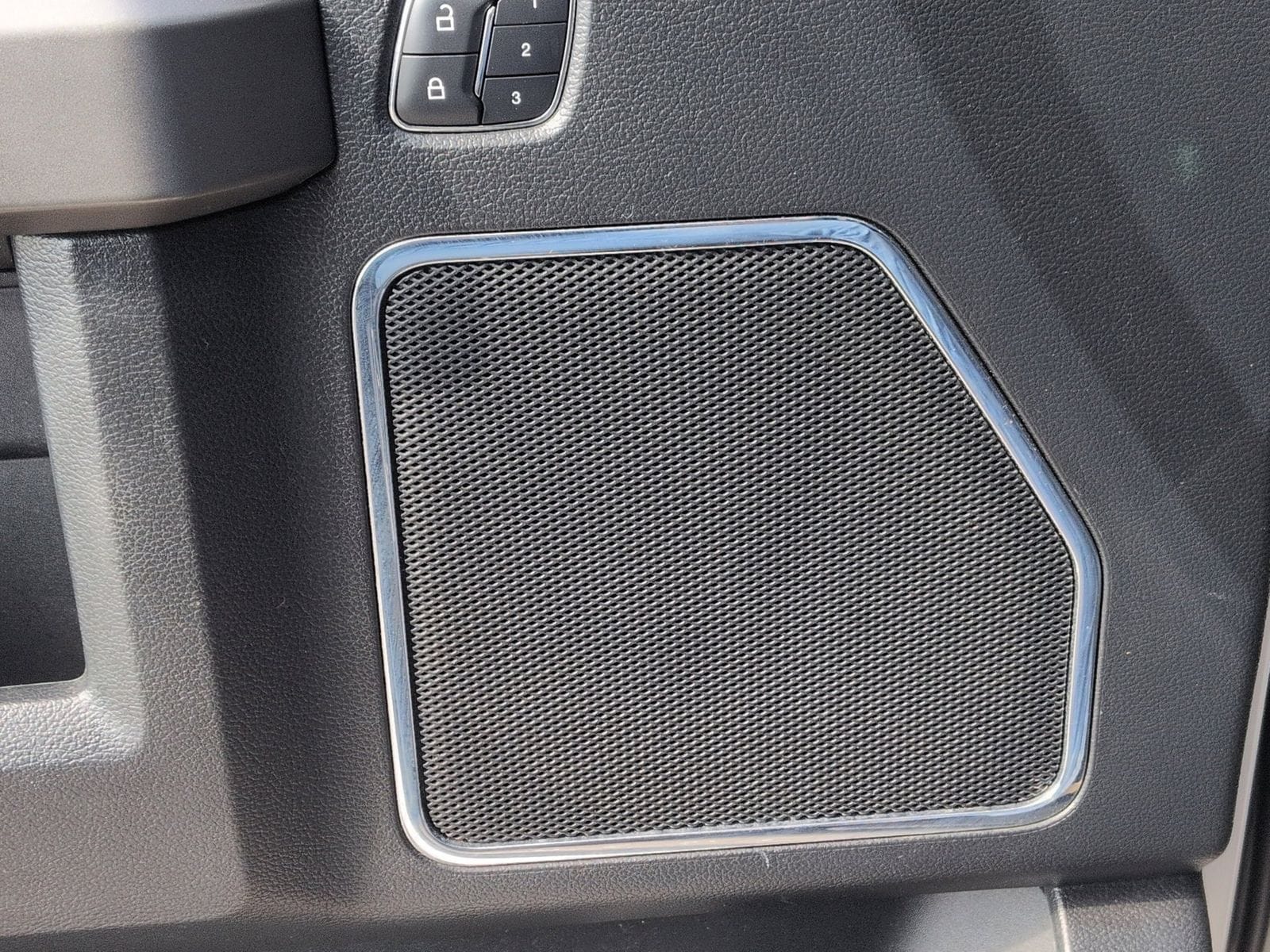 Thumbnail: 2015 Ford F-150 - 38