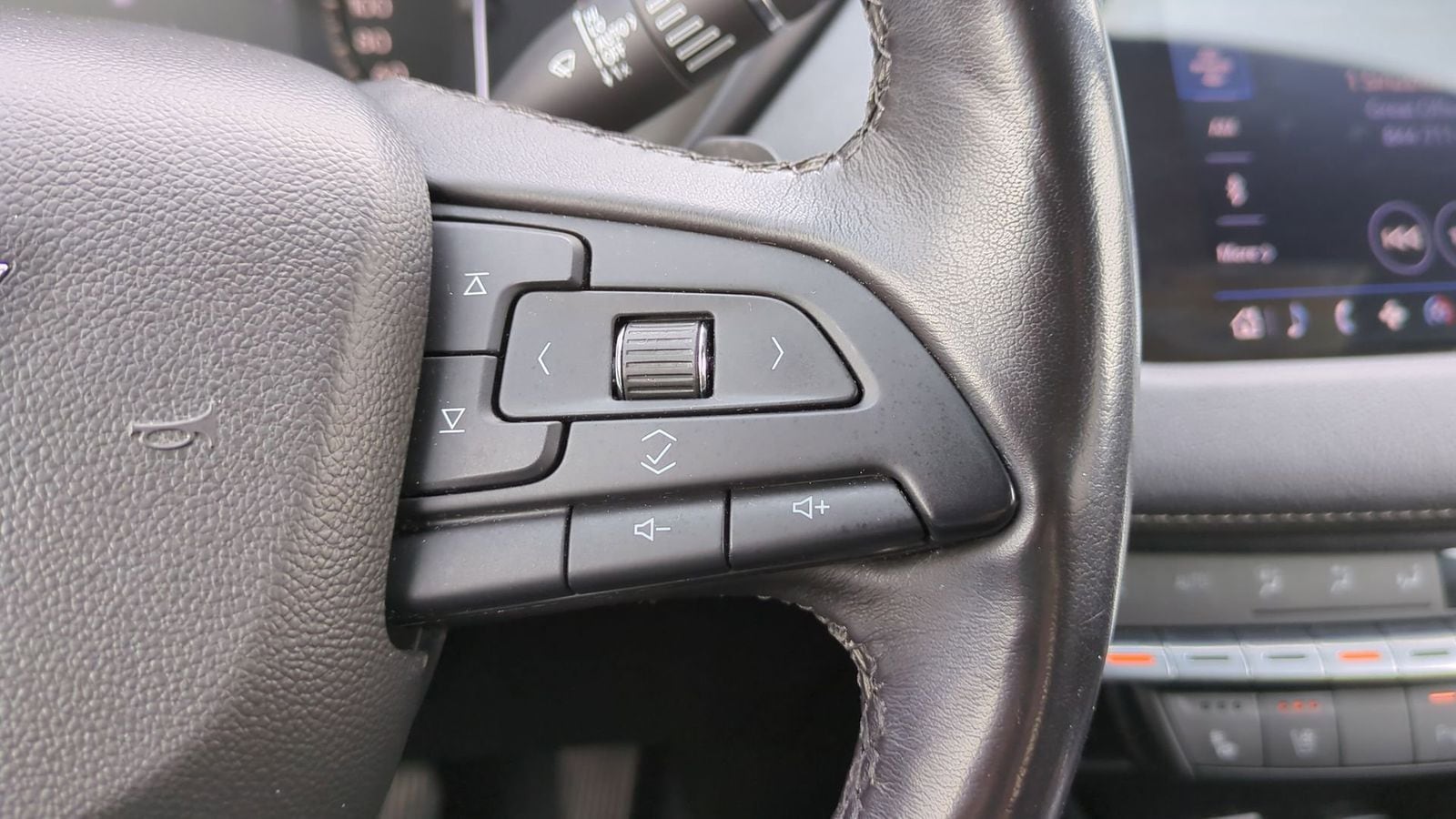 Thumbnail: 2019 Cadillac XT4 - 23