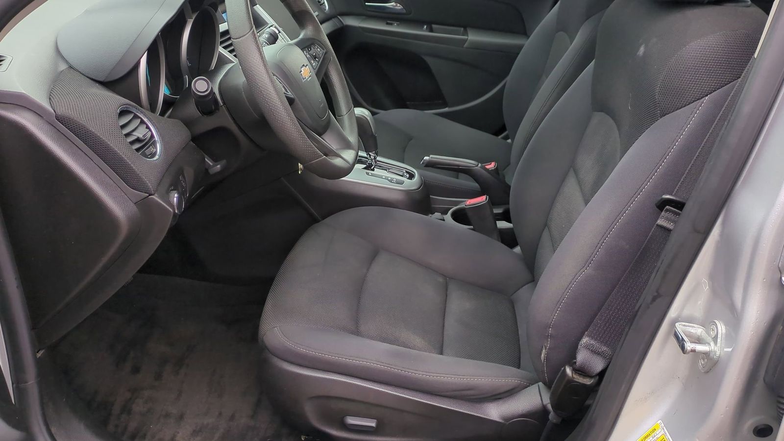 Thumbnail: 2016 Chevrolet Cruze - 16