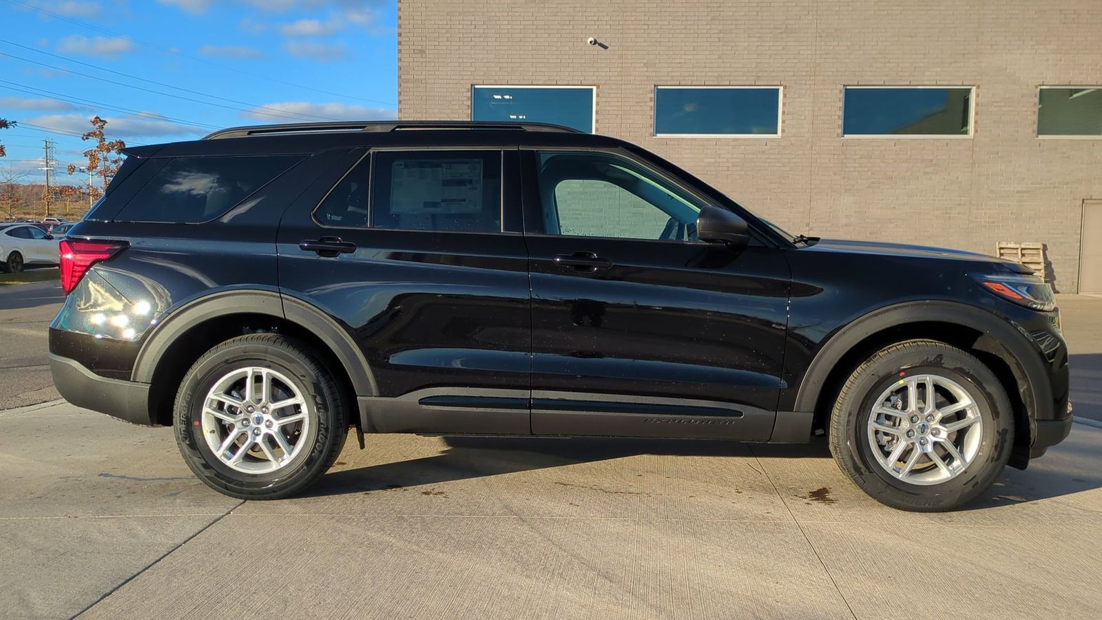 Thumbnail: 2026 Ford Explorer - 6