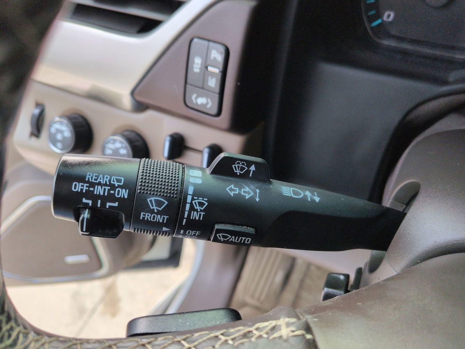 Thumbnail: 2015 Chevrolet Suburban - 36