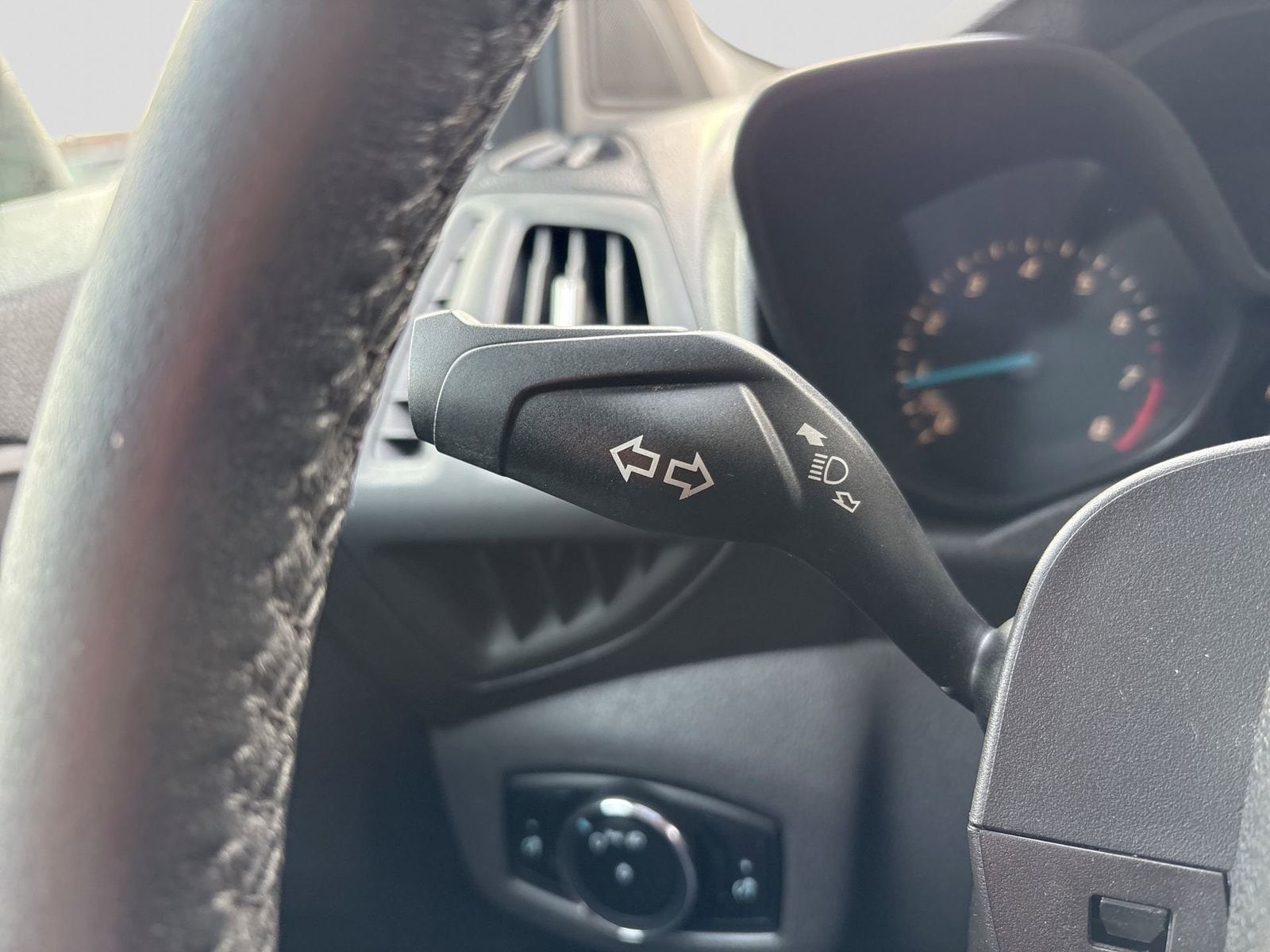 Thumbnail: 2016 Ford Transit Series - 27