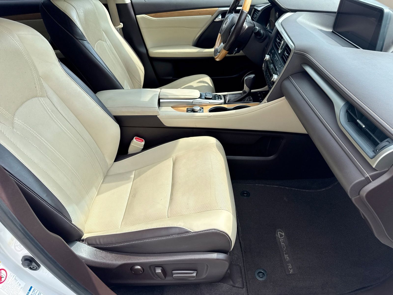 Thumbnail: 2016 Lexus RX - 27