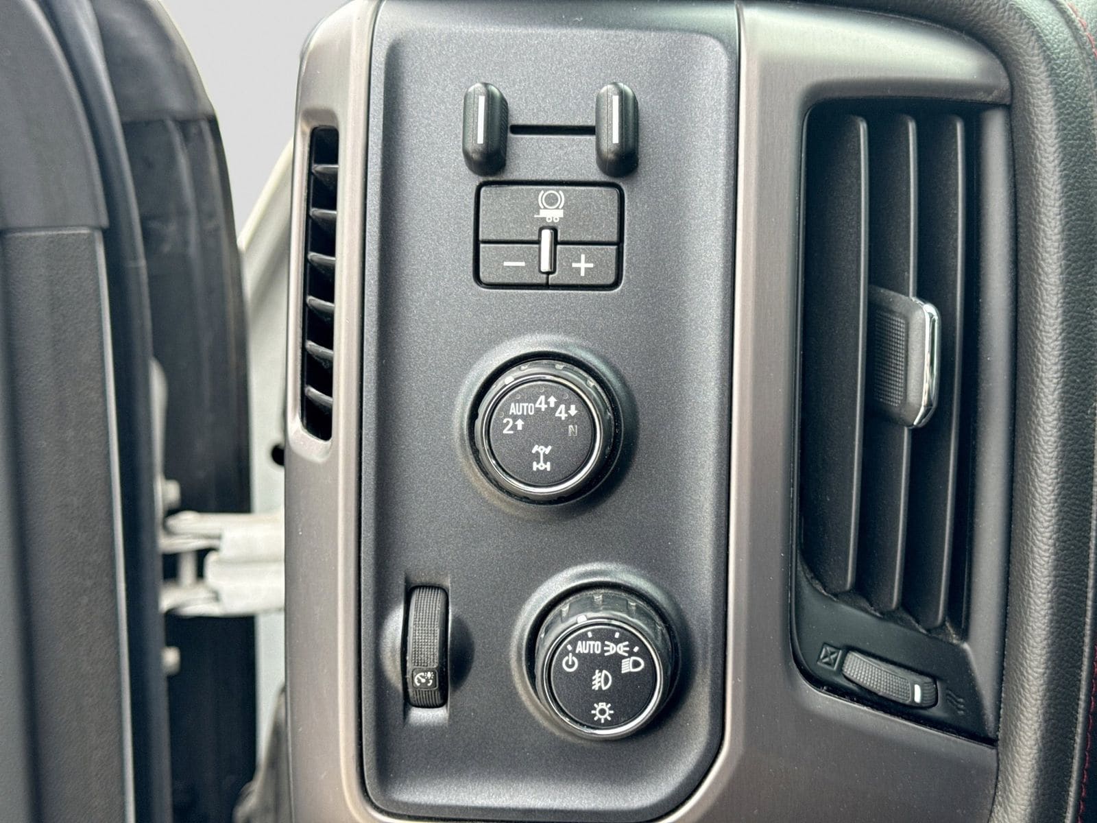 Thumbnail: 2018 GMC Sierra 1500 - 32