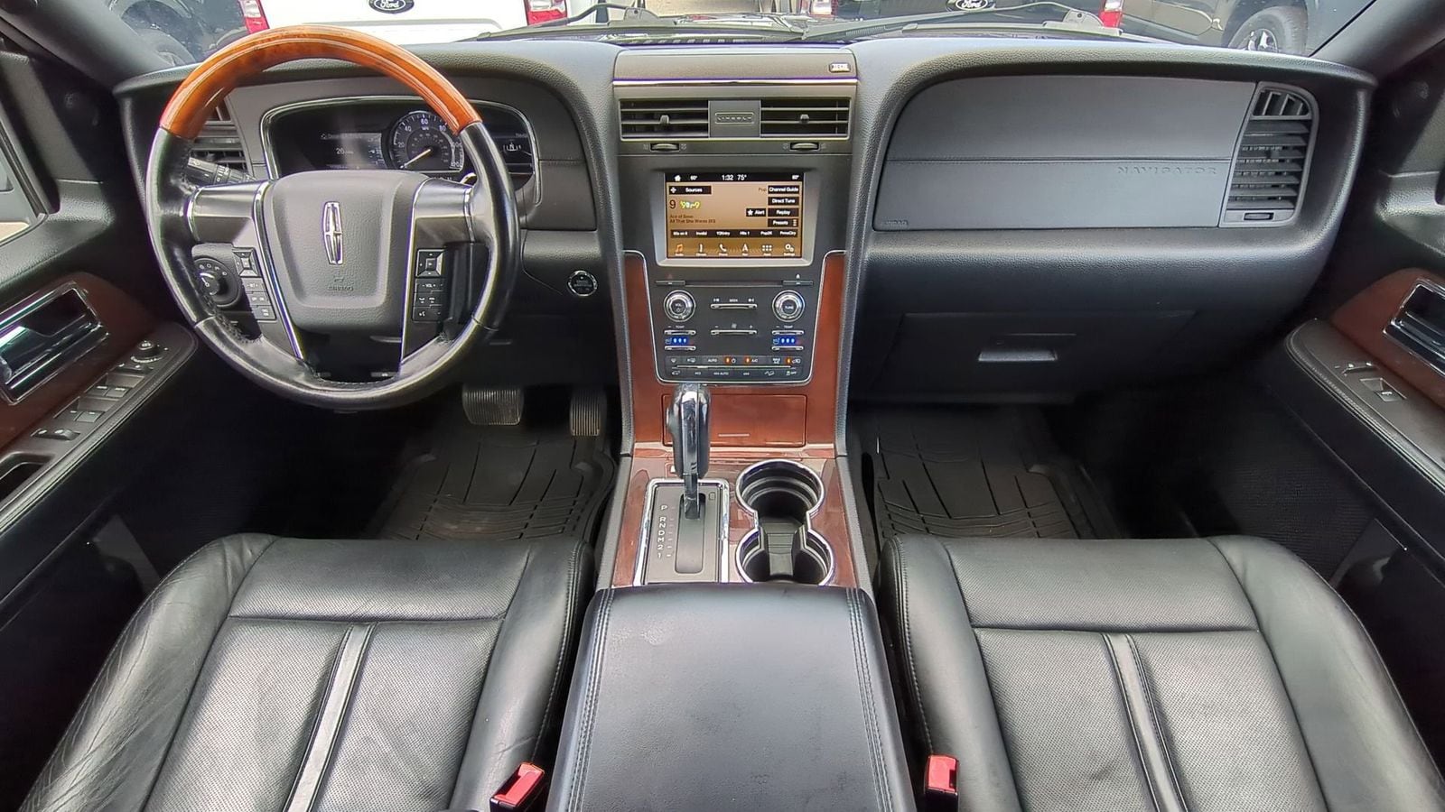 Thumbnail: 2016 Lincoln Navigator - 10