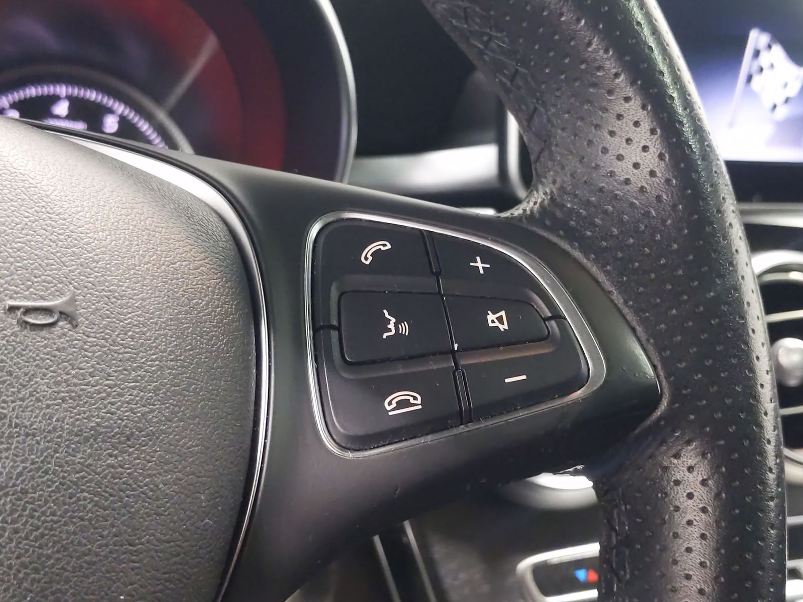 Thumbnail: 2017 Mercedes-Benz GLC - 28