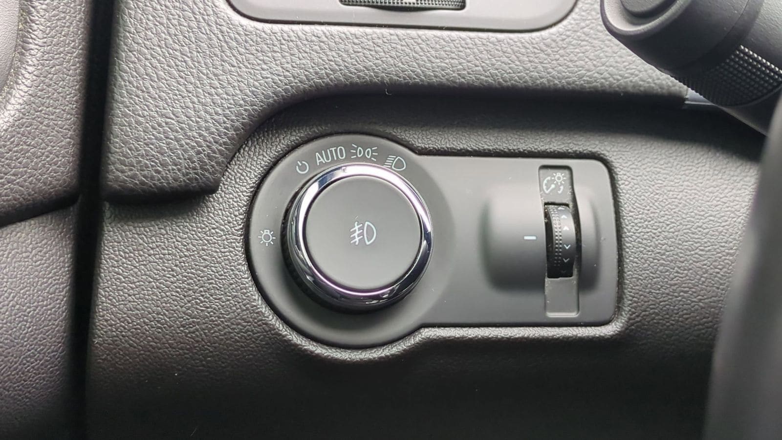 Thumbnail: 2016 Buick Regal - 18