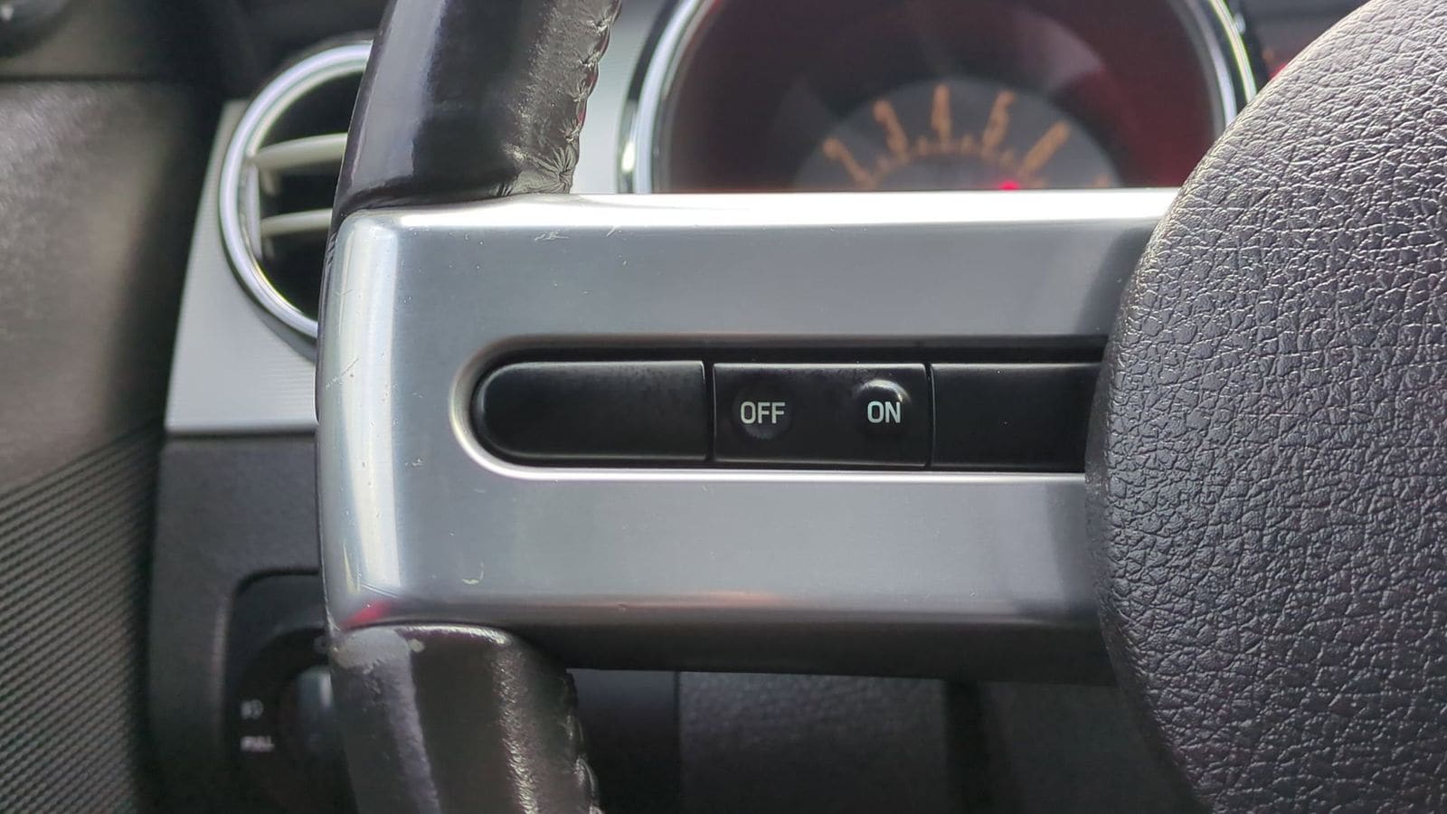 Thumbnail: 2006 Ford Mustang - 18