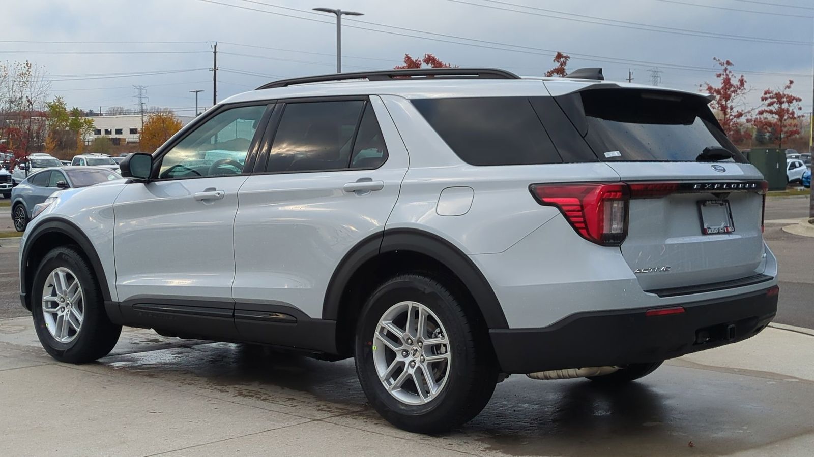 2026 Ford Explorer photo 2