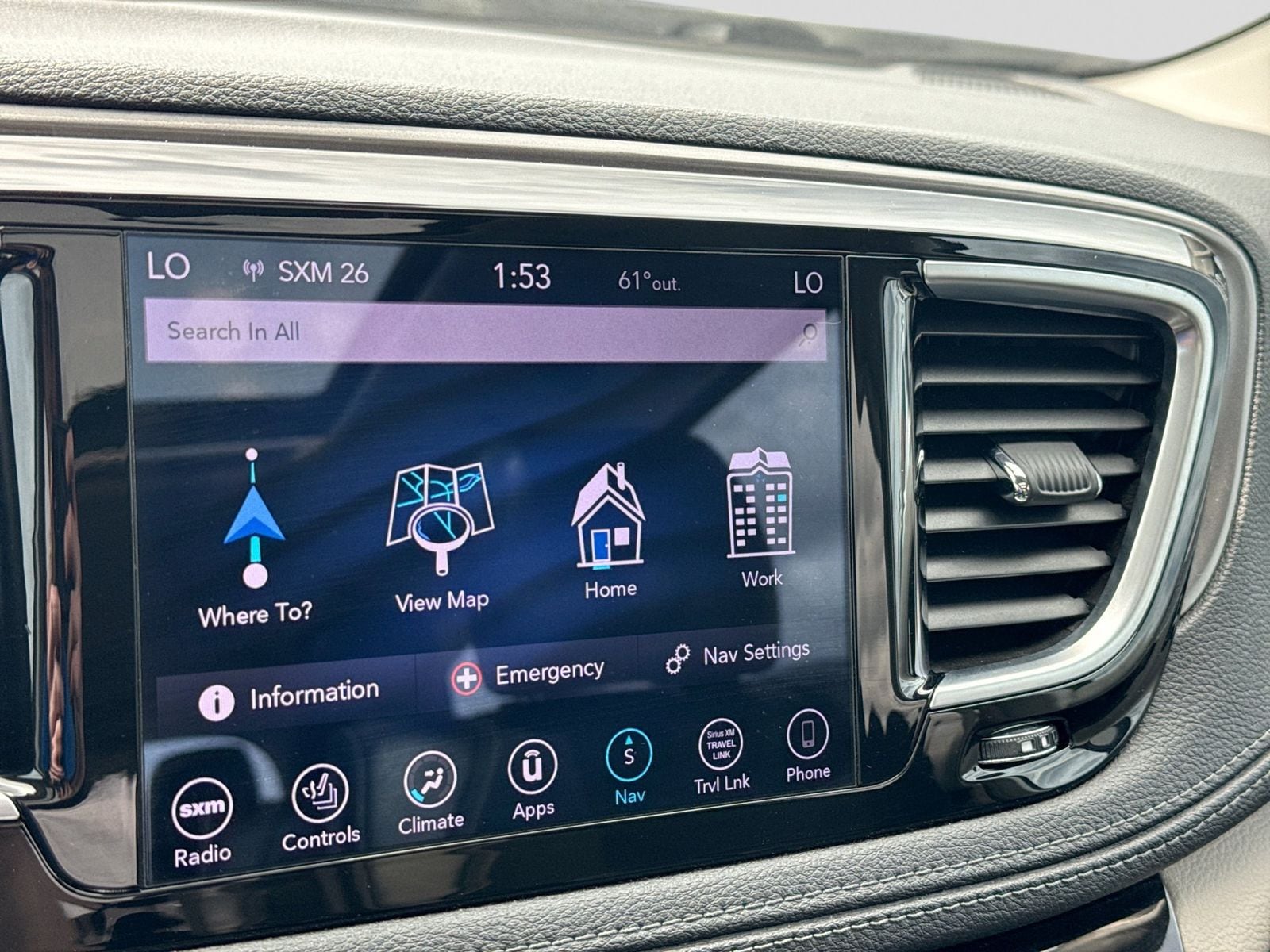 Thumbnail: 2018 Chrysler Pacifica - 37