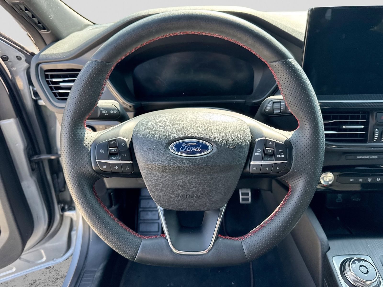 Thumbnail: 2023 Ford Escape - 28