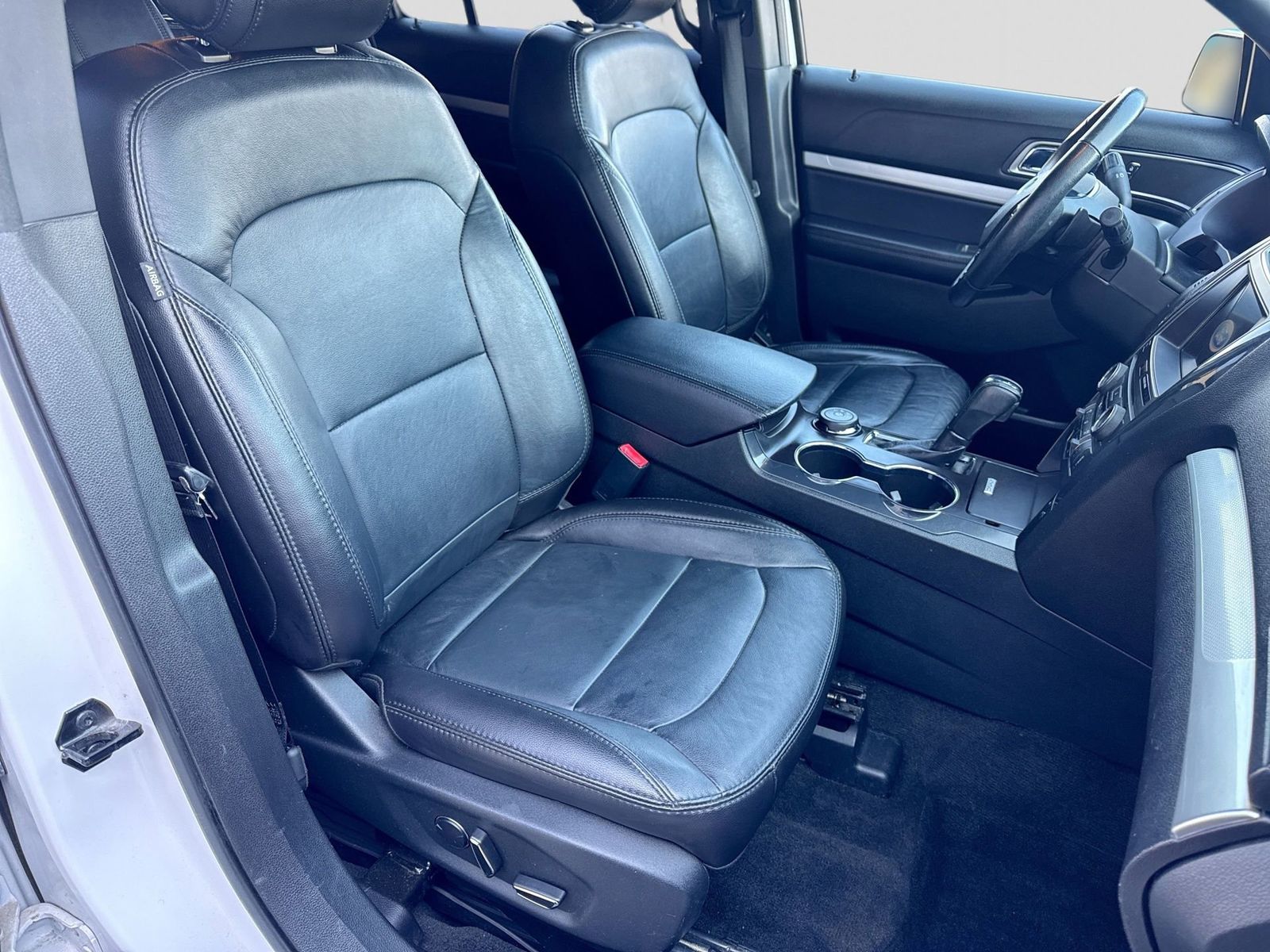 Thumbnail: 2017 Ford Explorer - 25