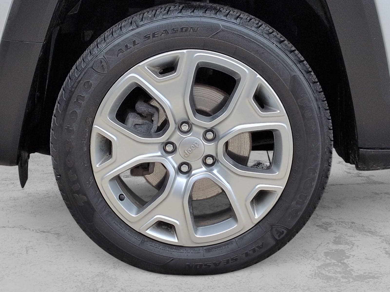 Thumbnail: 2020 Jeep Renegade - 16