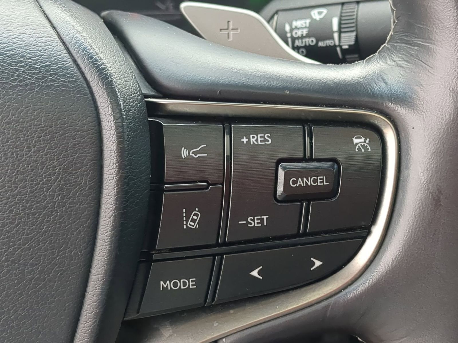 Thumbnail: 2021 Lexus ES - 29