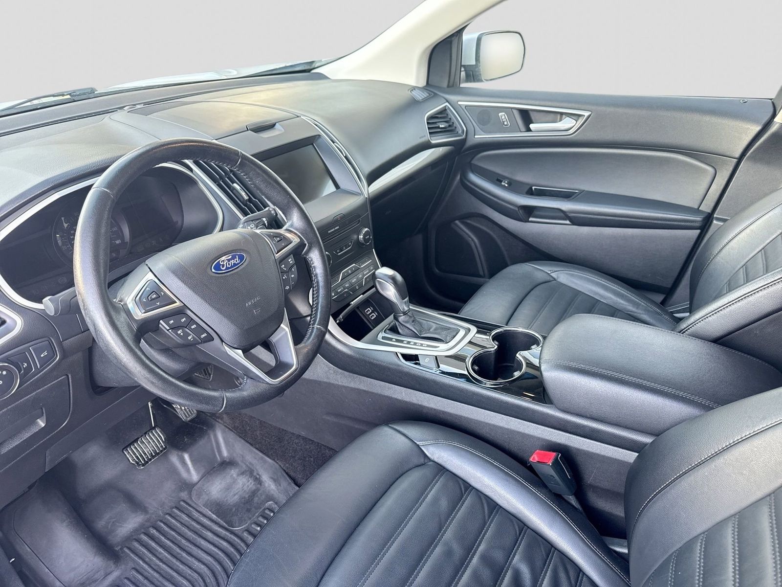 Thumbnail: 2017 Ford Edge - 2