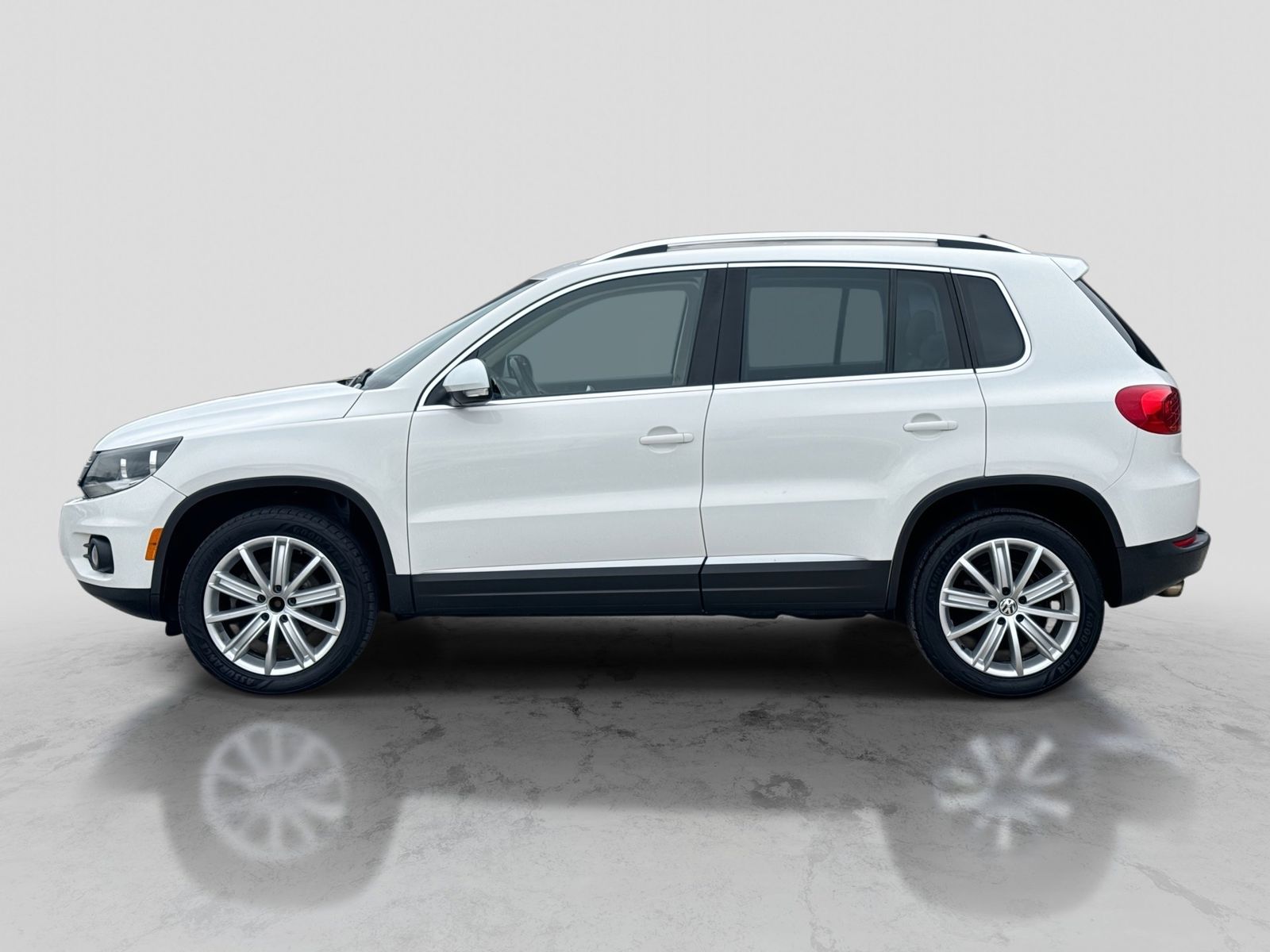 Thumbnail: 2013 Volkswagen Tiguan - 3