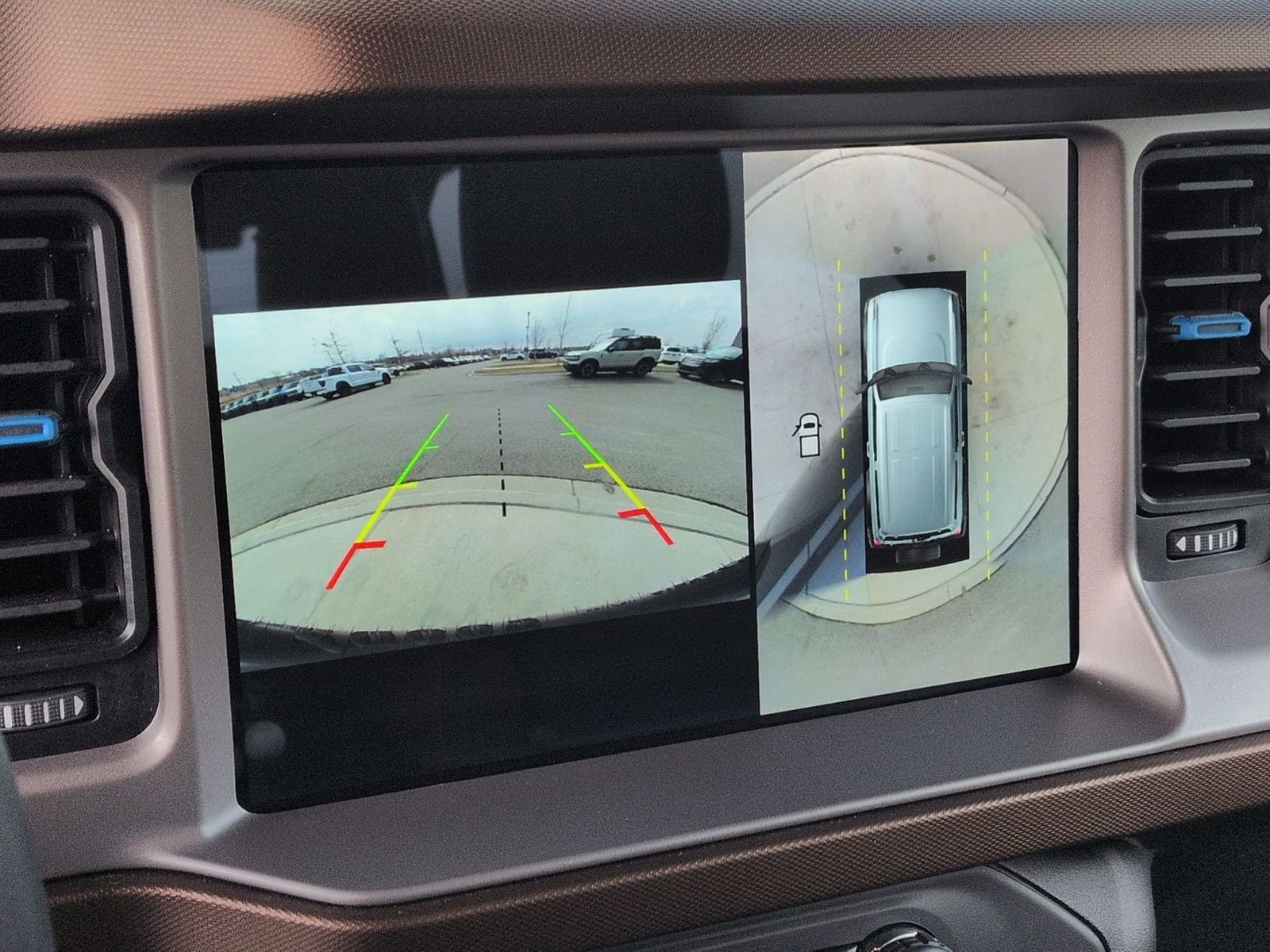 Thumbnail: 2023 Ford Bronco - 36