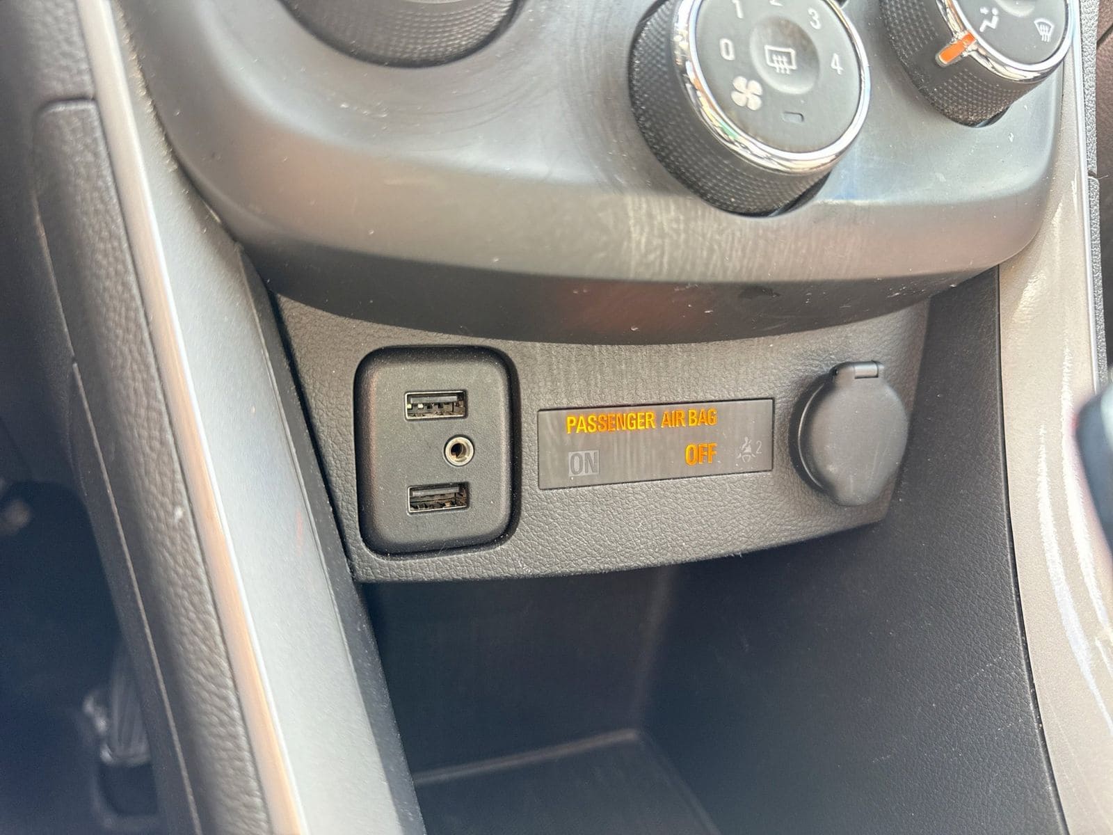 Thumbnail: 2022 Chevrolet Trax - 33