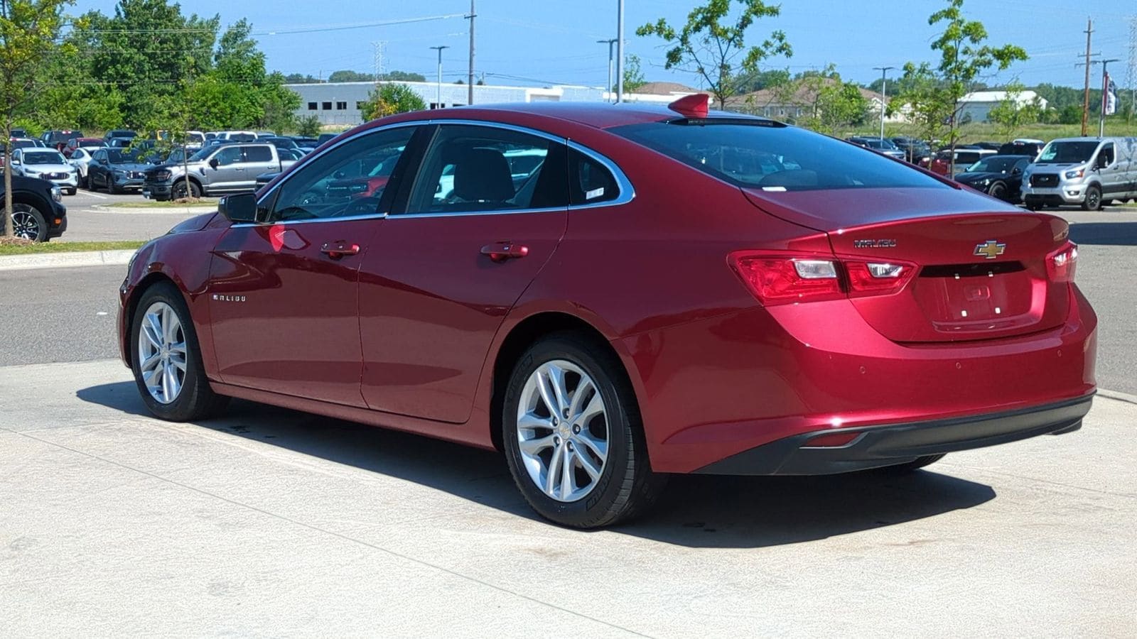 Thumbnail: 2018 Chevrolet Malibu - 3