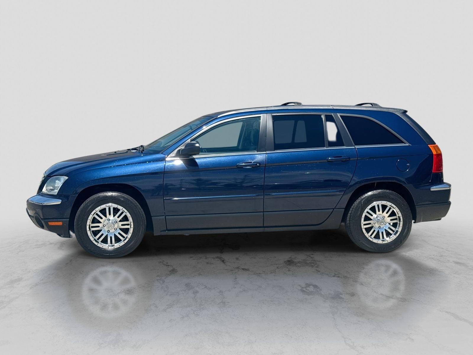 Thumbnail: 2005 Chrysler Pacifica - 2