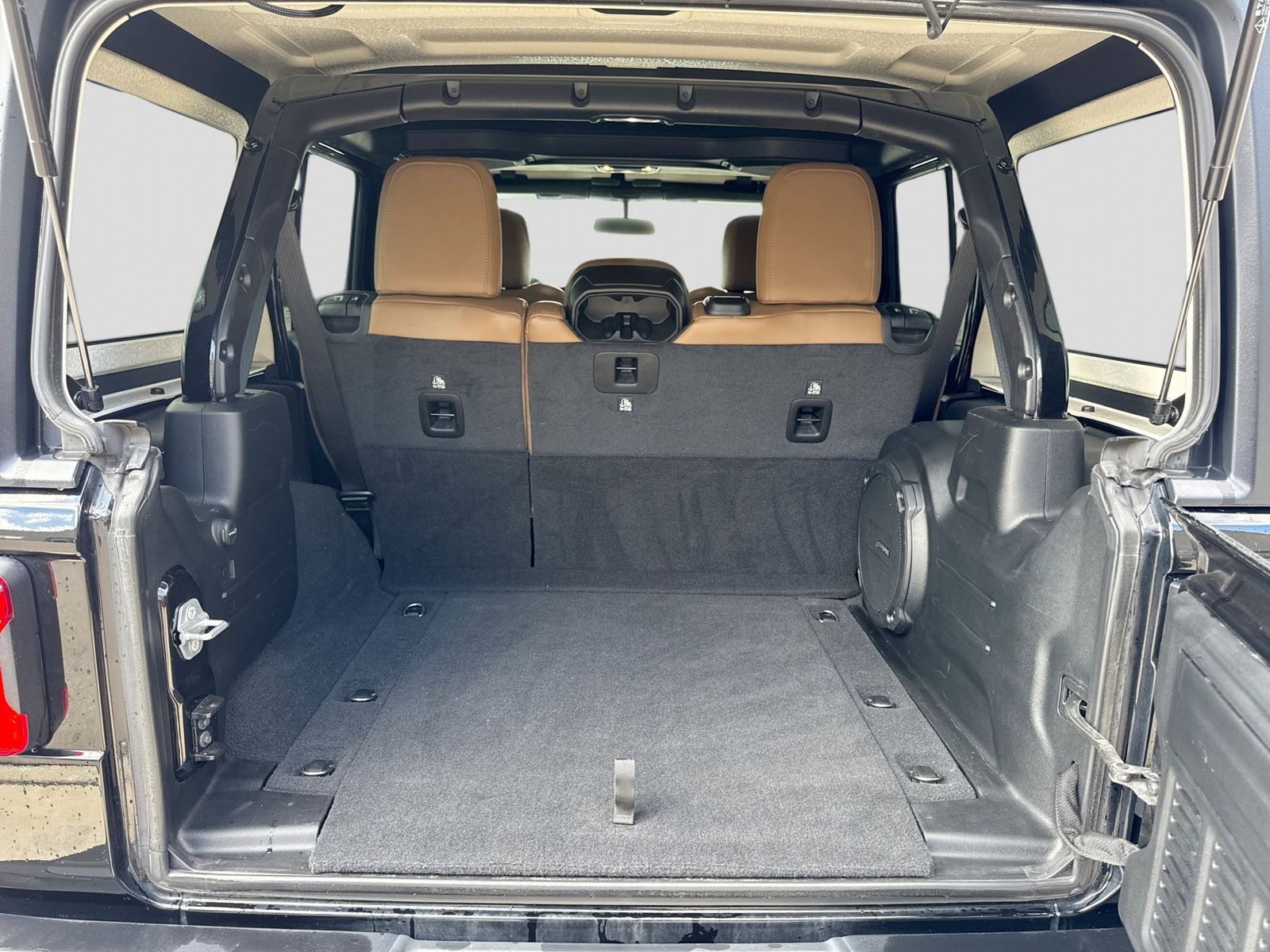 Thumbnail: 2021 Jeep Wrangler - 36