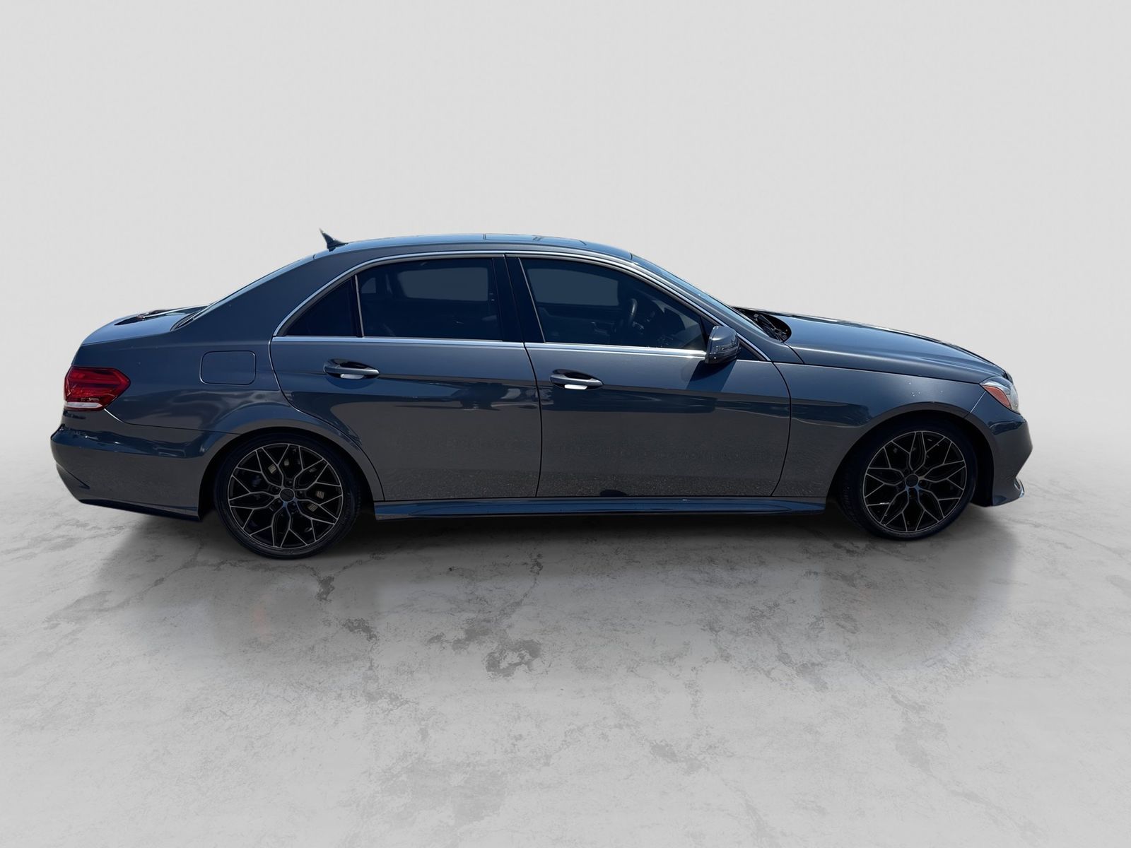 Thumbnail: 2014 Mercedes-Benz E-Class - 8