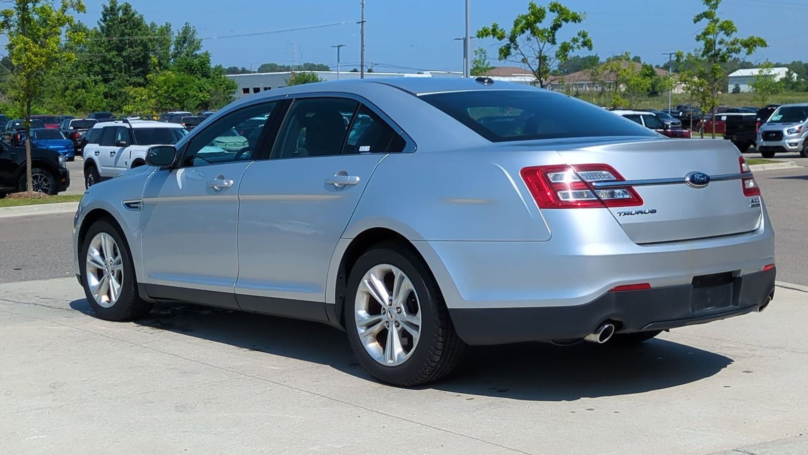 Thumbnail: 2014 Ford Taurus - 3