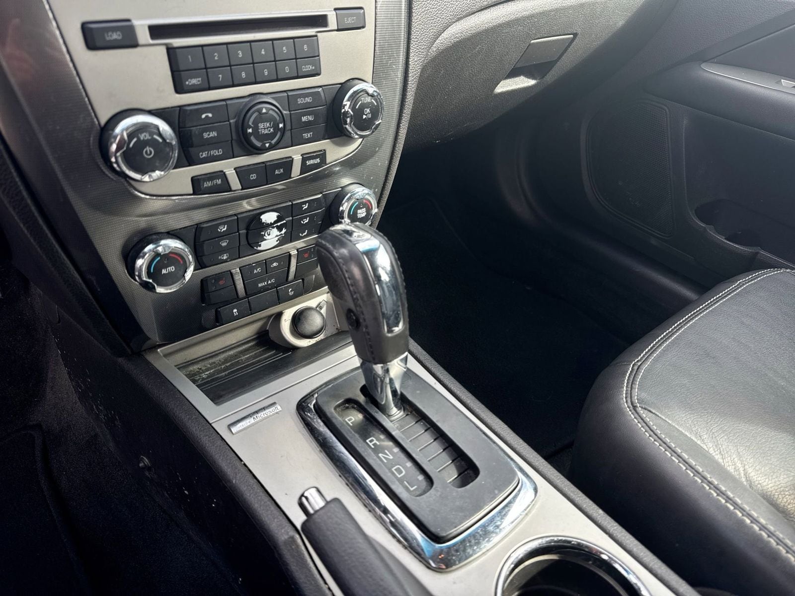 Thumbnail: 2010 Ford Fusion - 14