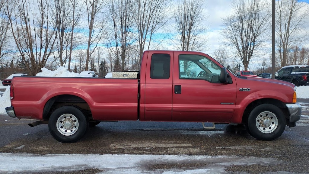 Used 2001 Ford F-250SD Lariat Truck