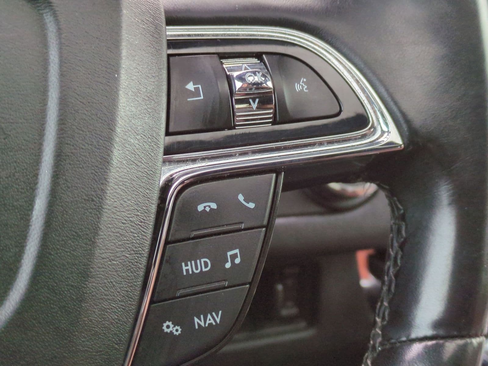 Thumbnail: 2019 Lincoln Navigator - 33