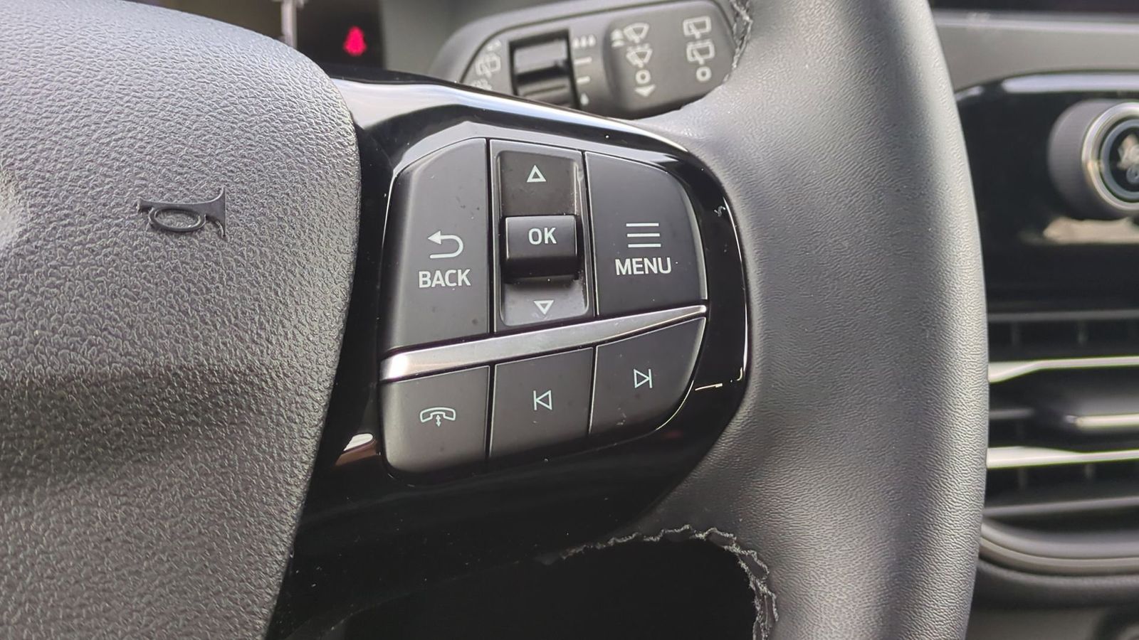 Thumbnail: 2023 Ford Escape - 25