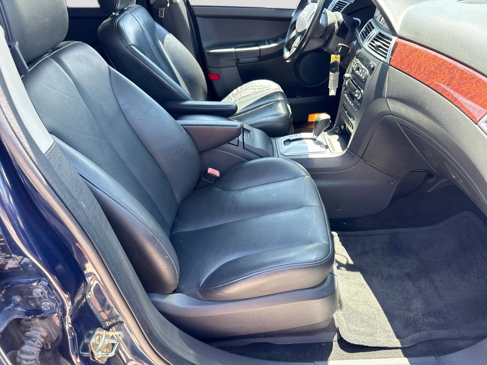 Thumbnail: 2005 Chrysler Pacifica - 19