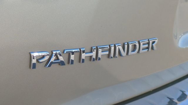 2013 Nissan Pathfinder SV 12