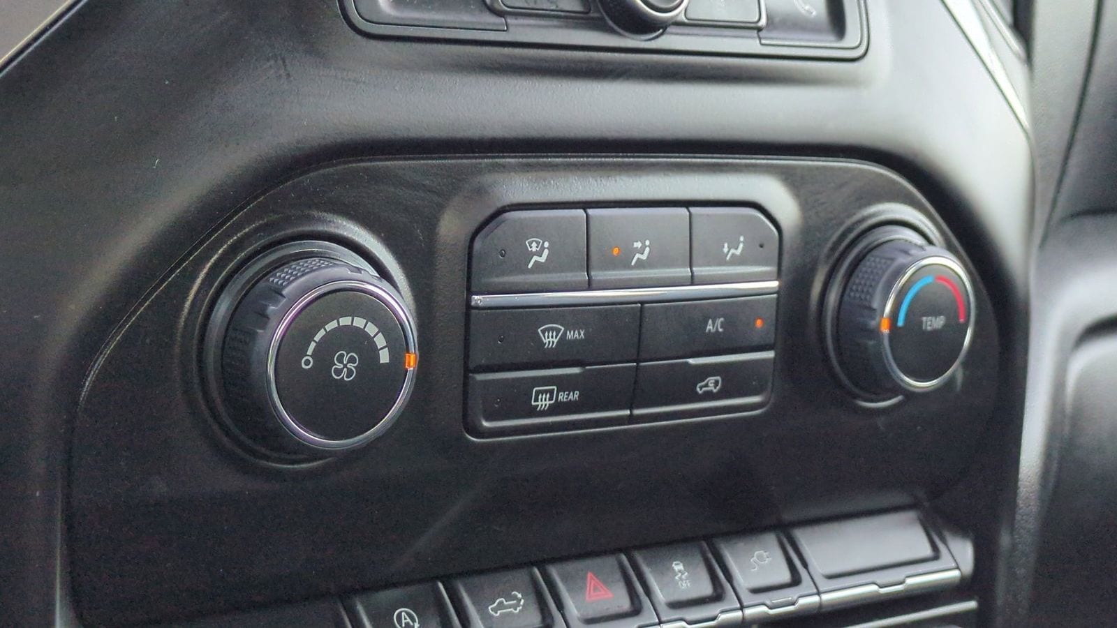 Thumbnail: 2020 Chevrolet Silverado 1500 - 31