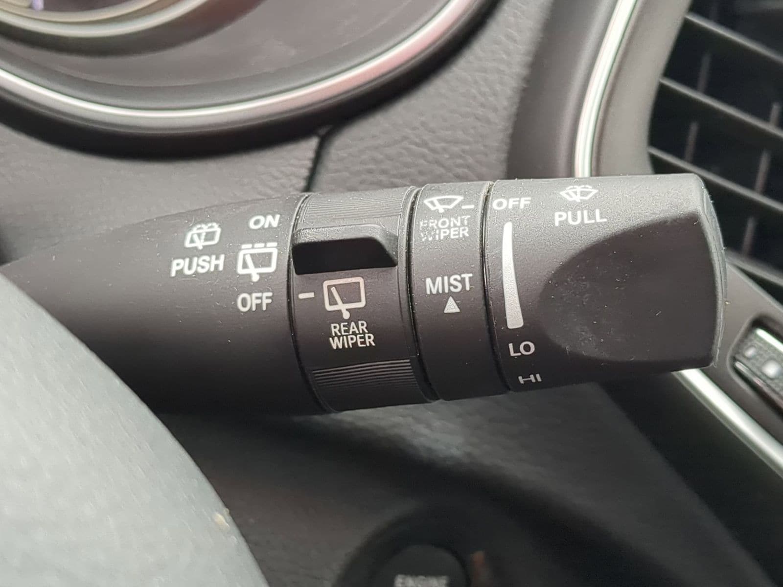 Thumbnail: 2020 Jeep Cherokee - 28