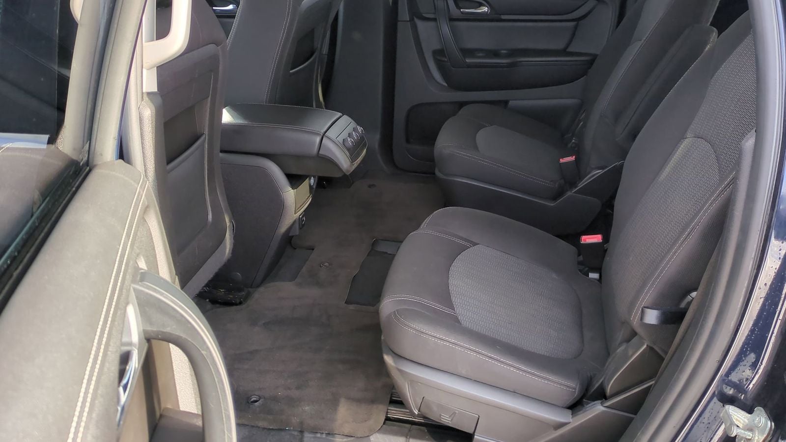 Thumbnail: 2017 Chevrolet Traverse - 19