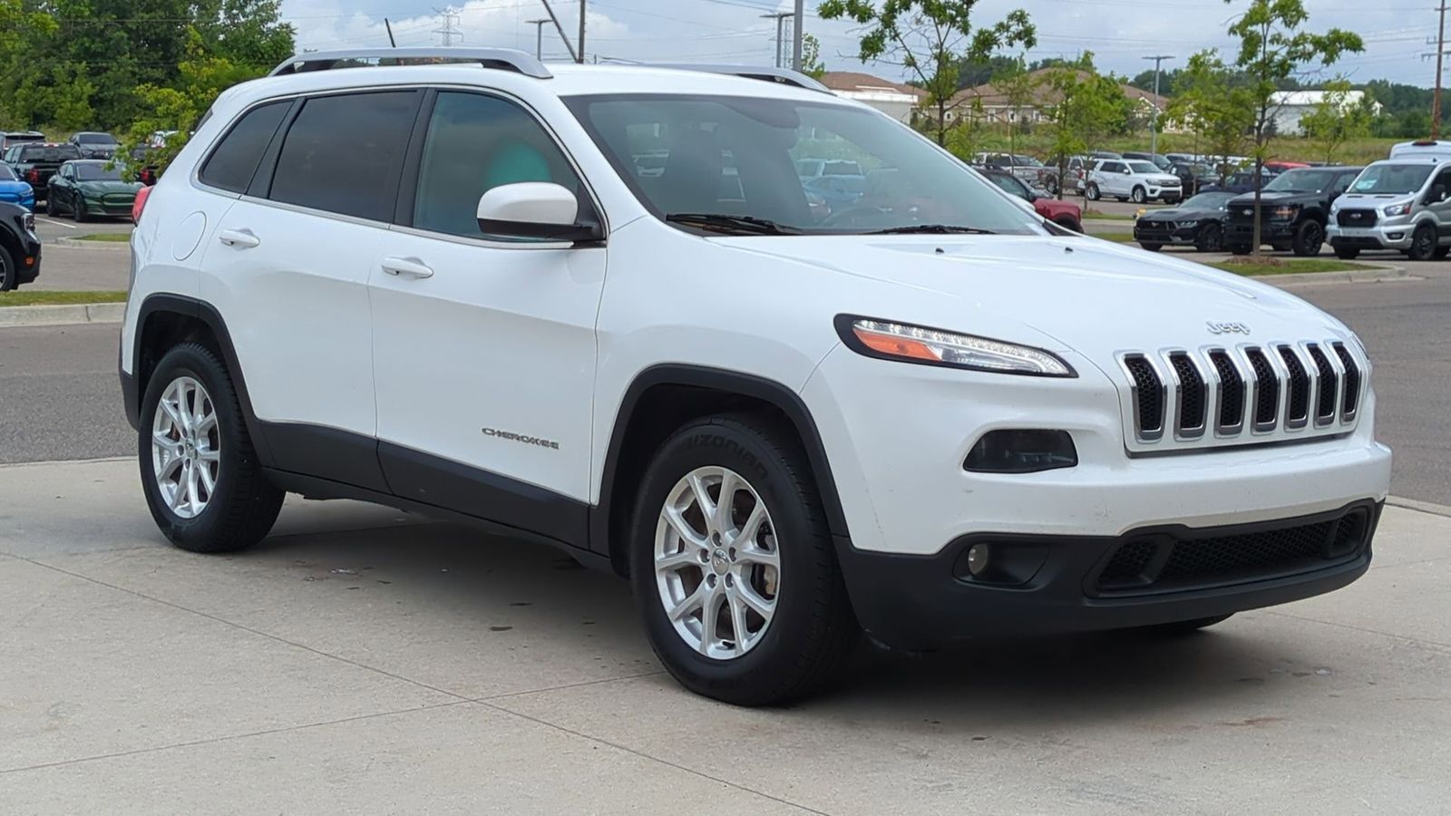 Thumbnail: 2015 Jeep Cherokee - 9